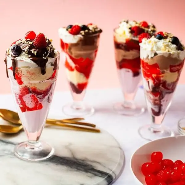 vanilla - KNICKER BOCKER GLORY