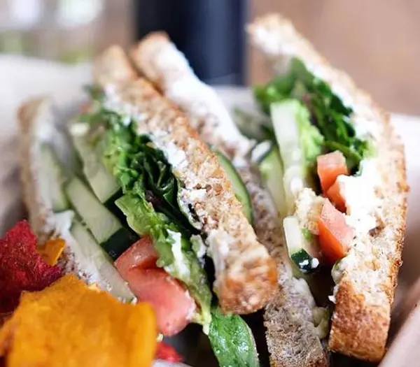 vibe-health-bar - Refresh Veggie Sandwich