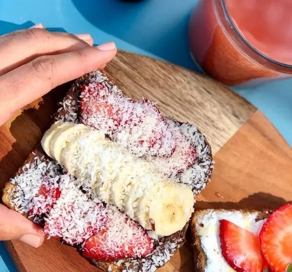 vibe-health-bar - Banana Strawberry Hazelnut Toast