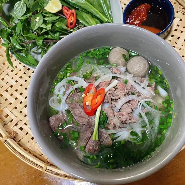 vietnamese-corner-restaurant - Pho de carne mixta