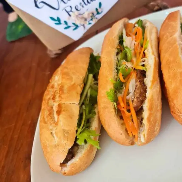 vietnamese-corner-restaurant - Banh Mi / Sándwich vietnamita