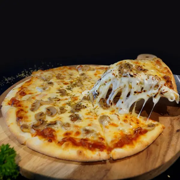 viva-cafe - Pizza Mushroom