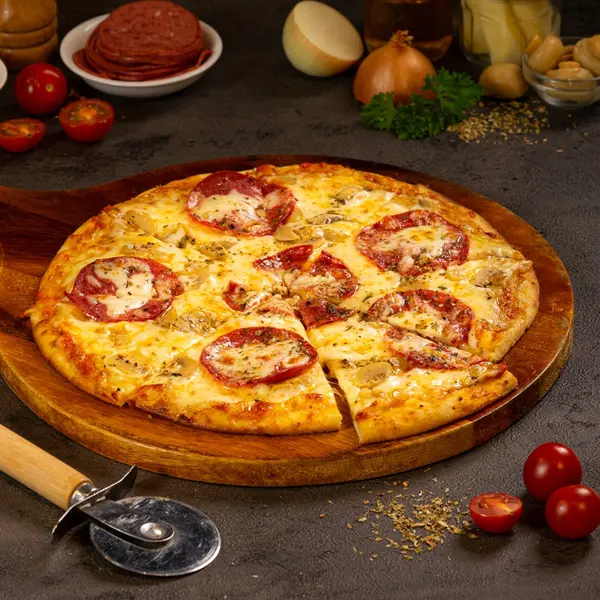 viva-cafe - Pizza Beef Salami