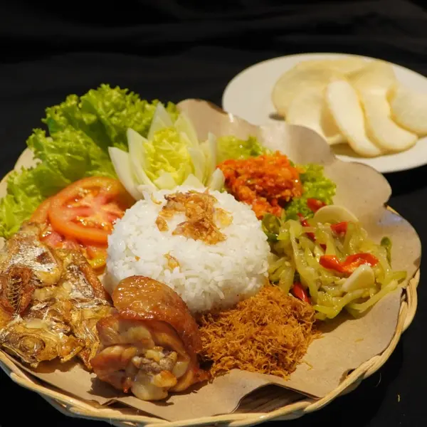 viva-cafe - Serundeng Chicken Rames Rice