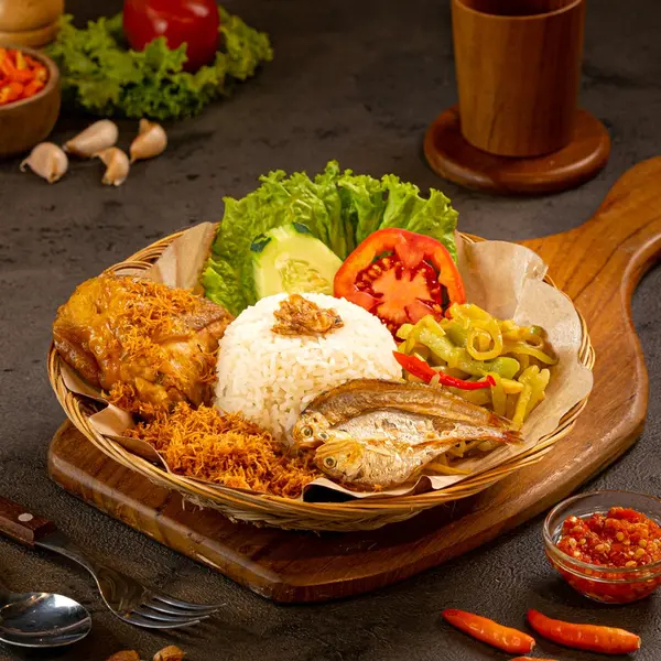 viva-cafe - Nasi Rames Ayam Serundeng