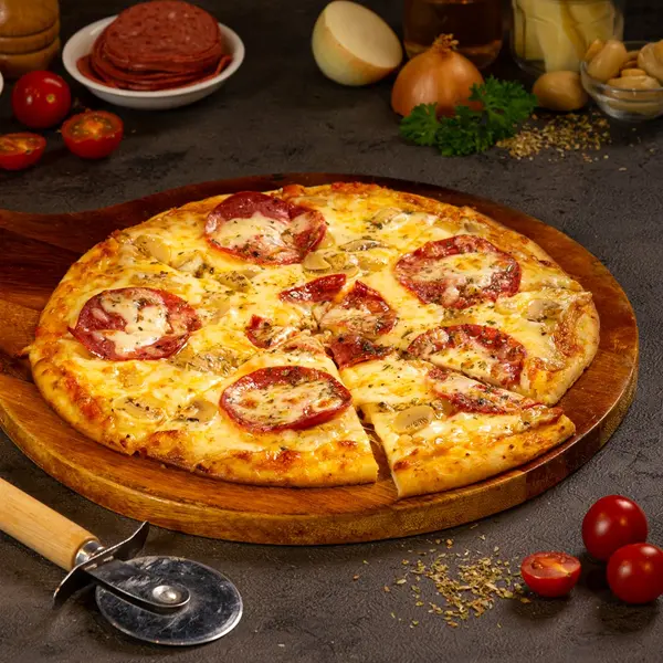 viva-cafe - Pizza Beef Salami