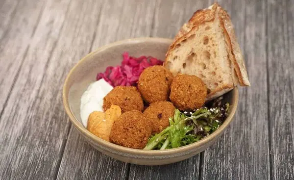 vive-la-tarte - Falafel salad (GF)