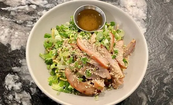 vive-la-tarte - Sesame chicken crunch salad