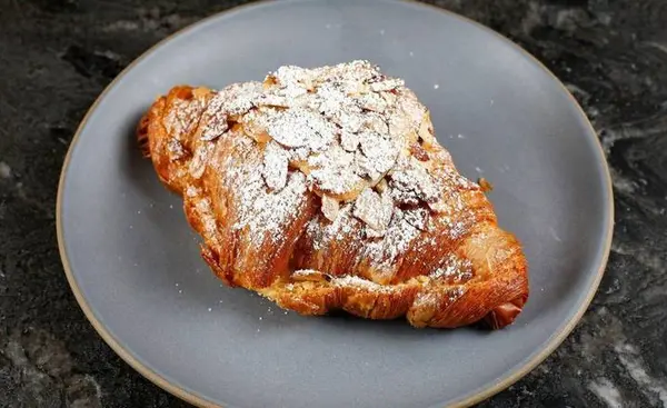 vive-la-tarte - Almond Croissant