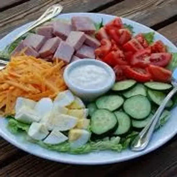 volta-hotel-akosombo - Chef Salad