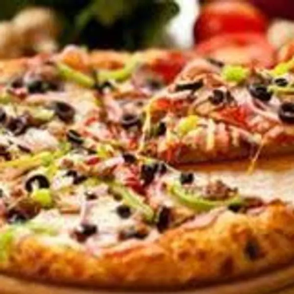 volta-hotel-akosombo - Chef special Pizza