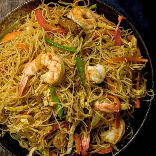 wallgate-apartments - Stir-fry Singaporean Noodles