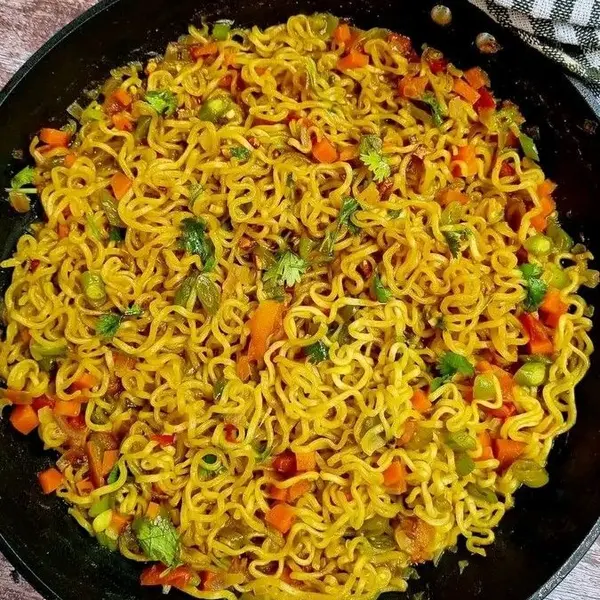 wallgate-apartments - Indomie noodles with fried egg