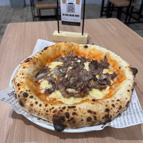 warung-pizza-kepanjen - pizza meatlover