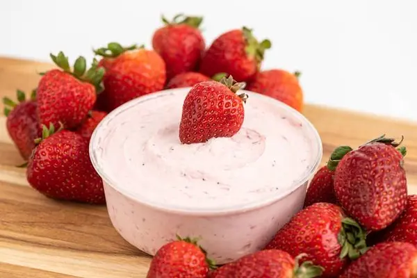 western-bagel - Strawberry Cream Cheese