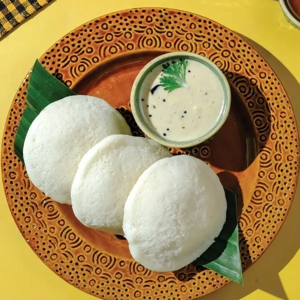 woman-idli - Butter Idli