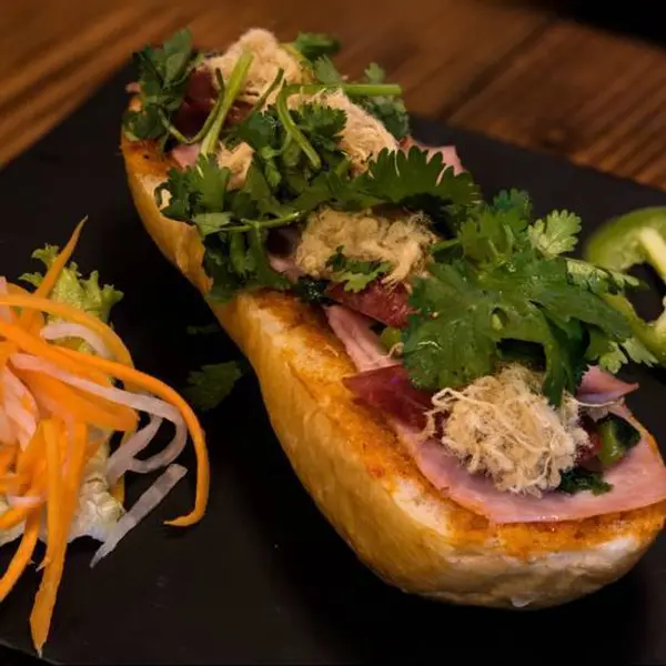 xinhxinh-vietnamese-bistro - Spicy/Crispy Banh Mi