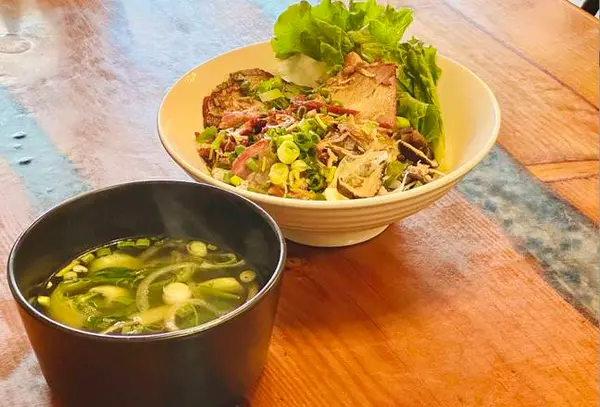 xinhxinh-vietnamese-bistro - Dry Toss Noodle