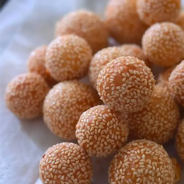 xinhxinh-vietnamese-bistro - Red Bean Sesame Balls (8) / Bánh Cam