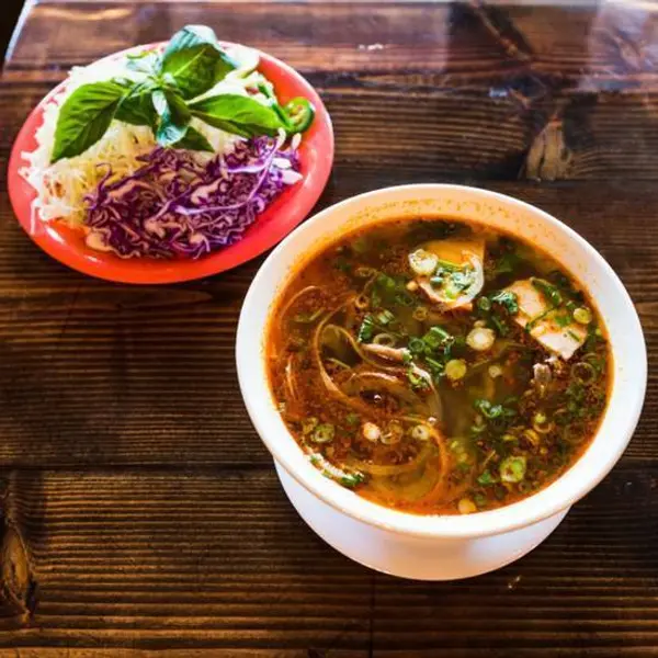 xinhxinh-vietnamese-bistro - Hue Spicy Soup / Bún Bò Huế