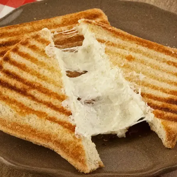 yaglama-plus-kayseri-lezzetleri - Kaşarlı Tost