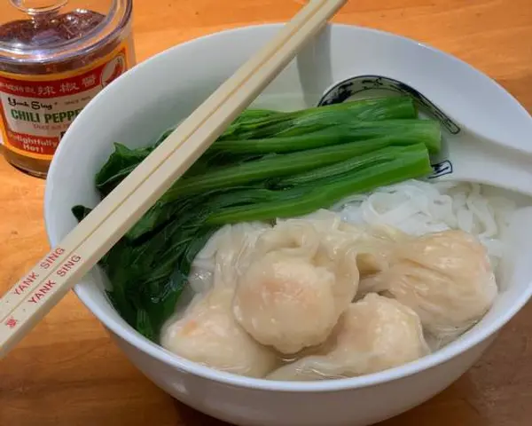 yank-sing-2-go - Rice Noodle Soup with Shrimp Wontons