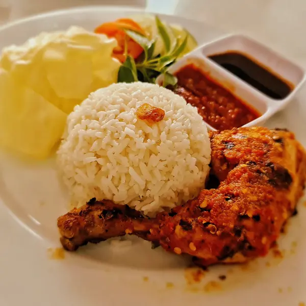 zenith-premiere-hotel-baubau - Ayam Bakar Bumbu Bali