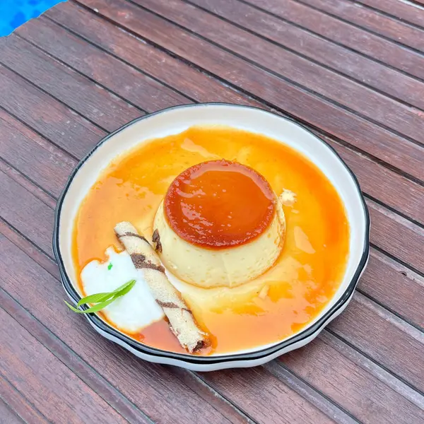 zenith-premiere-hotel-baubau - Puding Caramel