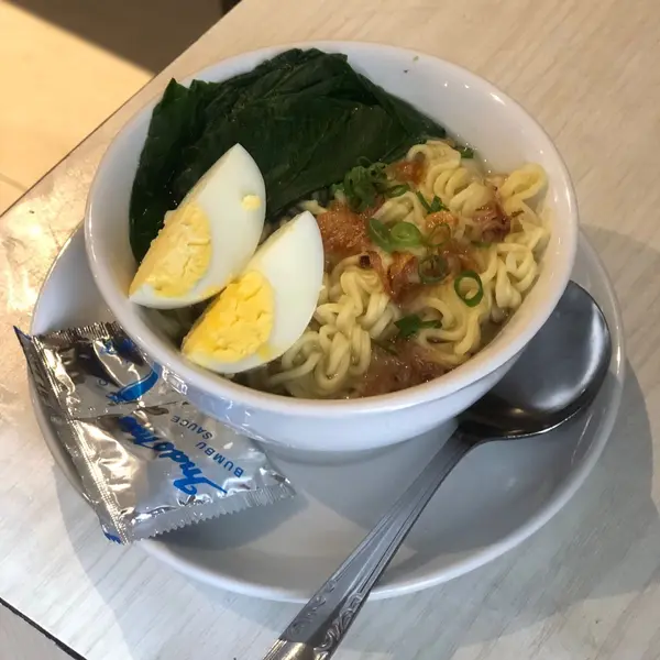 zenith-premiere-hotel-baubau - Indomie (Kaldu/Soto)