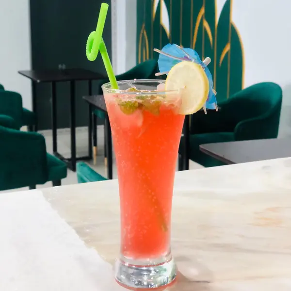 zero-mile-cafe-billiard - Strawberry Crush