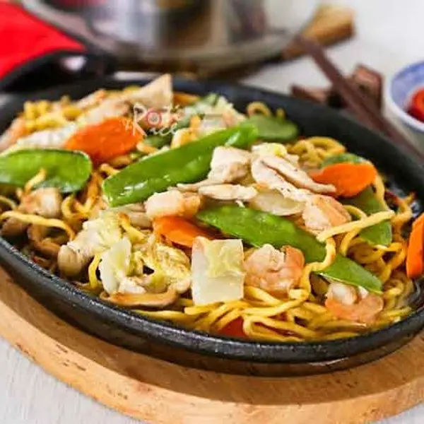 zero-mile-cafe-billiard - Sizzling Chowmein