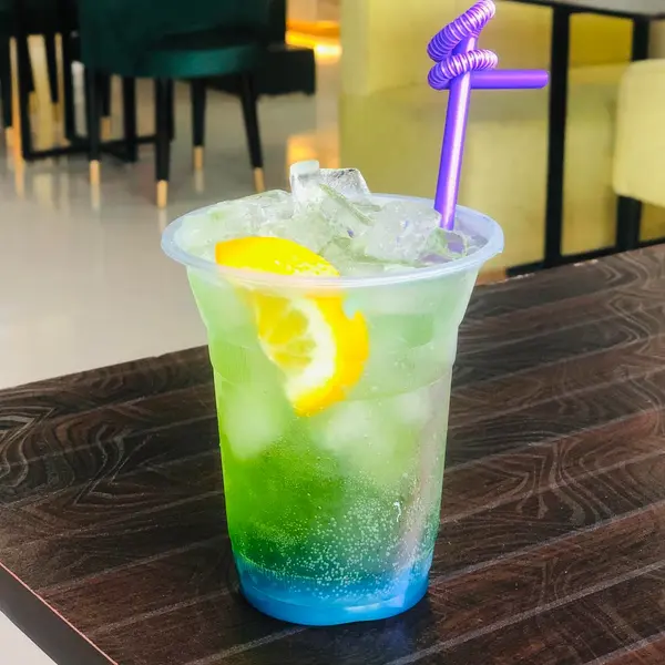 zero-mile-cafe-billiard - Blue M Shot