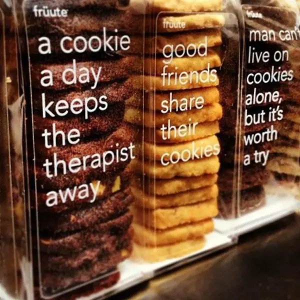 zoie-cafe-مقهى - aquare cookies box