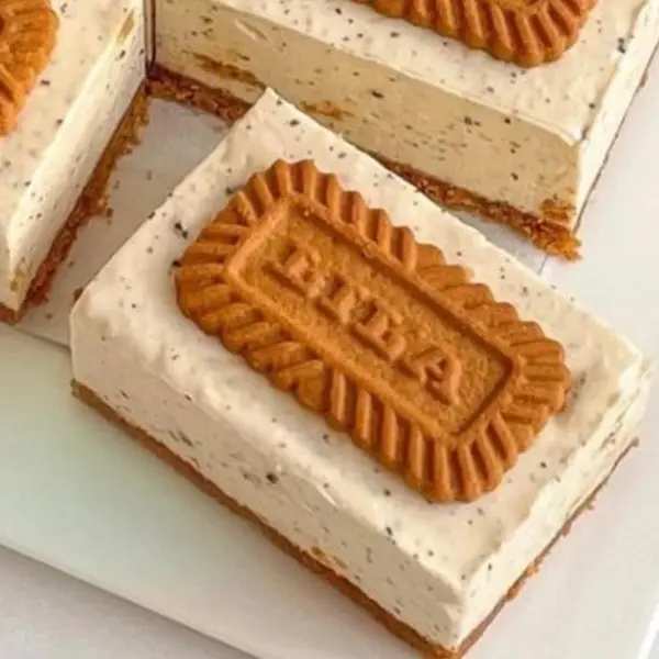 zoie-cafe-مقهى - lotus cake