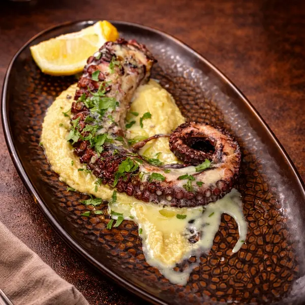 zorka-restaurant-bar - Χταπόδι καραμελωμένο μερίδα