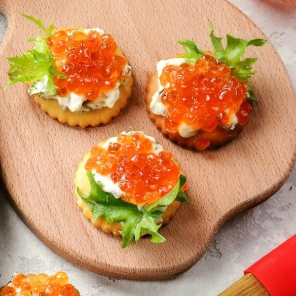 чин-ван-ханддоржиин-рг - Зууш: Канапе - сонголтоор (Өндөг түрстэй)