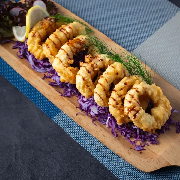 مطعم-السحاب - Ocean Calamari Pomegranate 