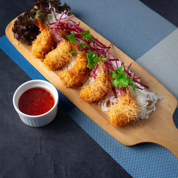 مطعم-السحاب - Cocoon The Tiger Prawn