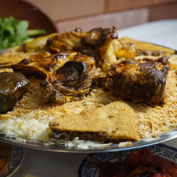 مطعم-الكرم-والفارس - 2 kg of Qouzi Mansaf